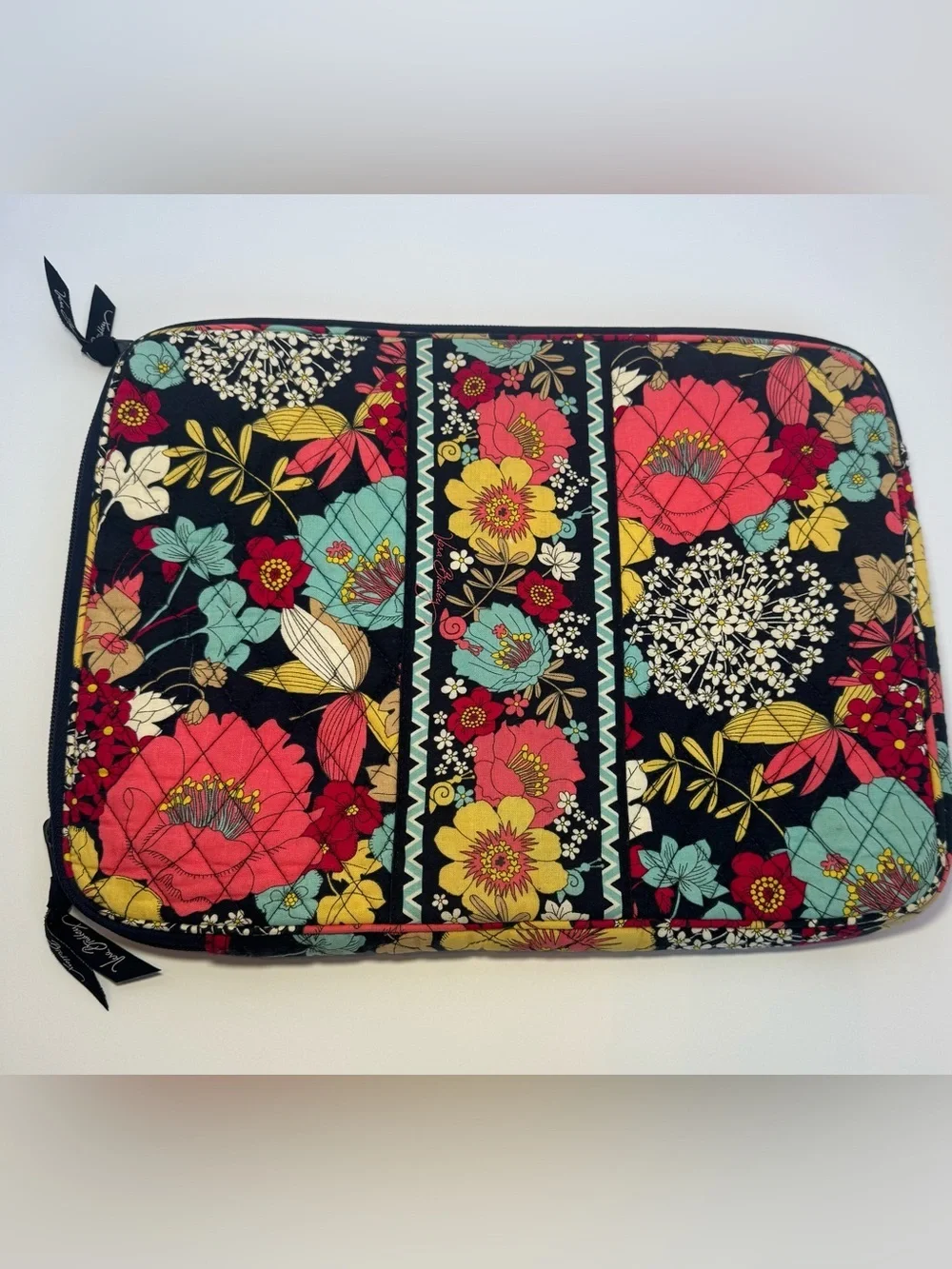 Vera Bradley retired “happy snails” quilted tablet/laptop sleeve